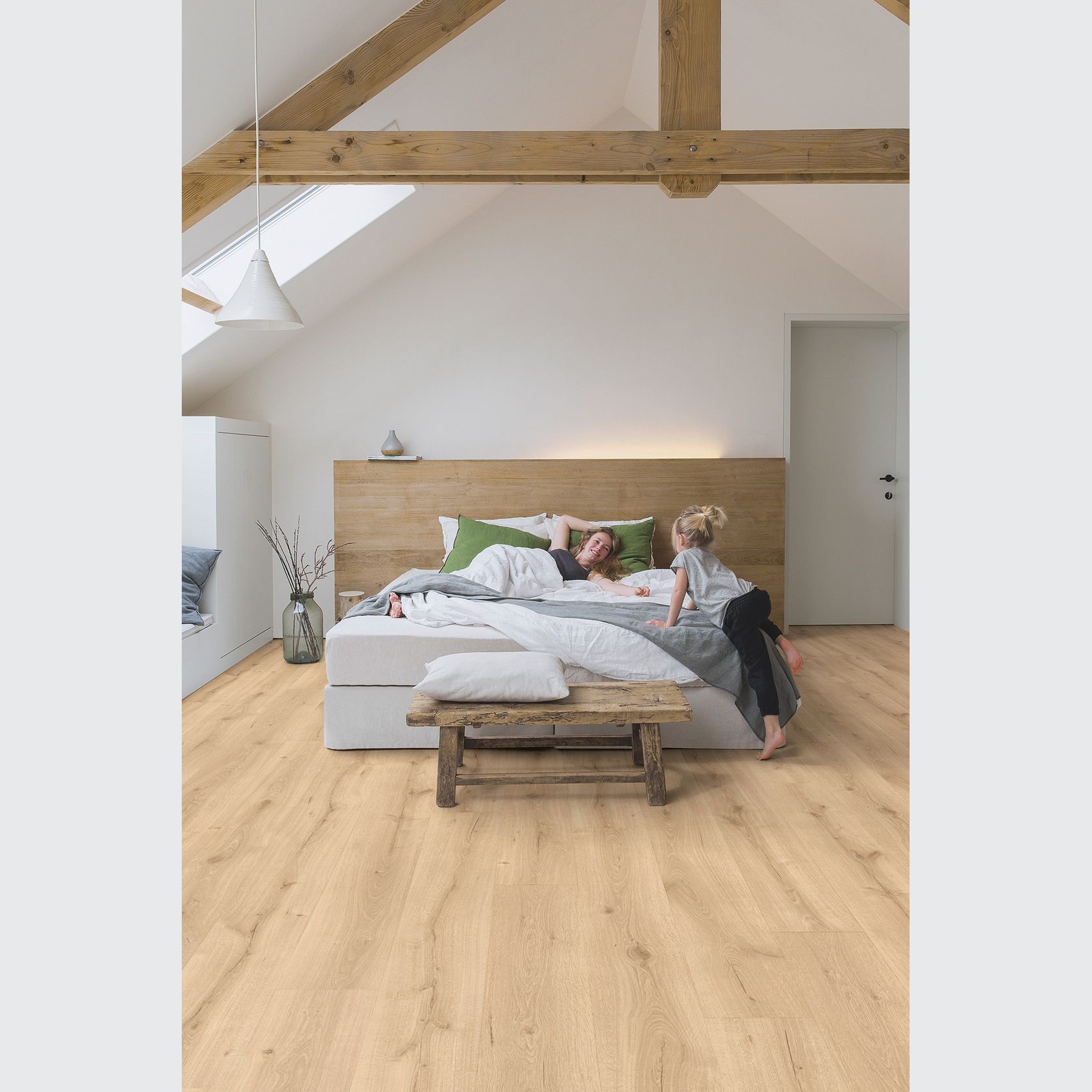 Quick-Step Majestic Desert Oak Light Natural Laminate Flooring gallery detail image