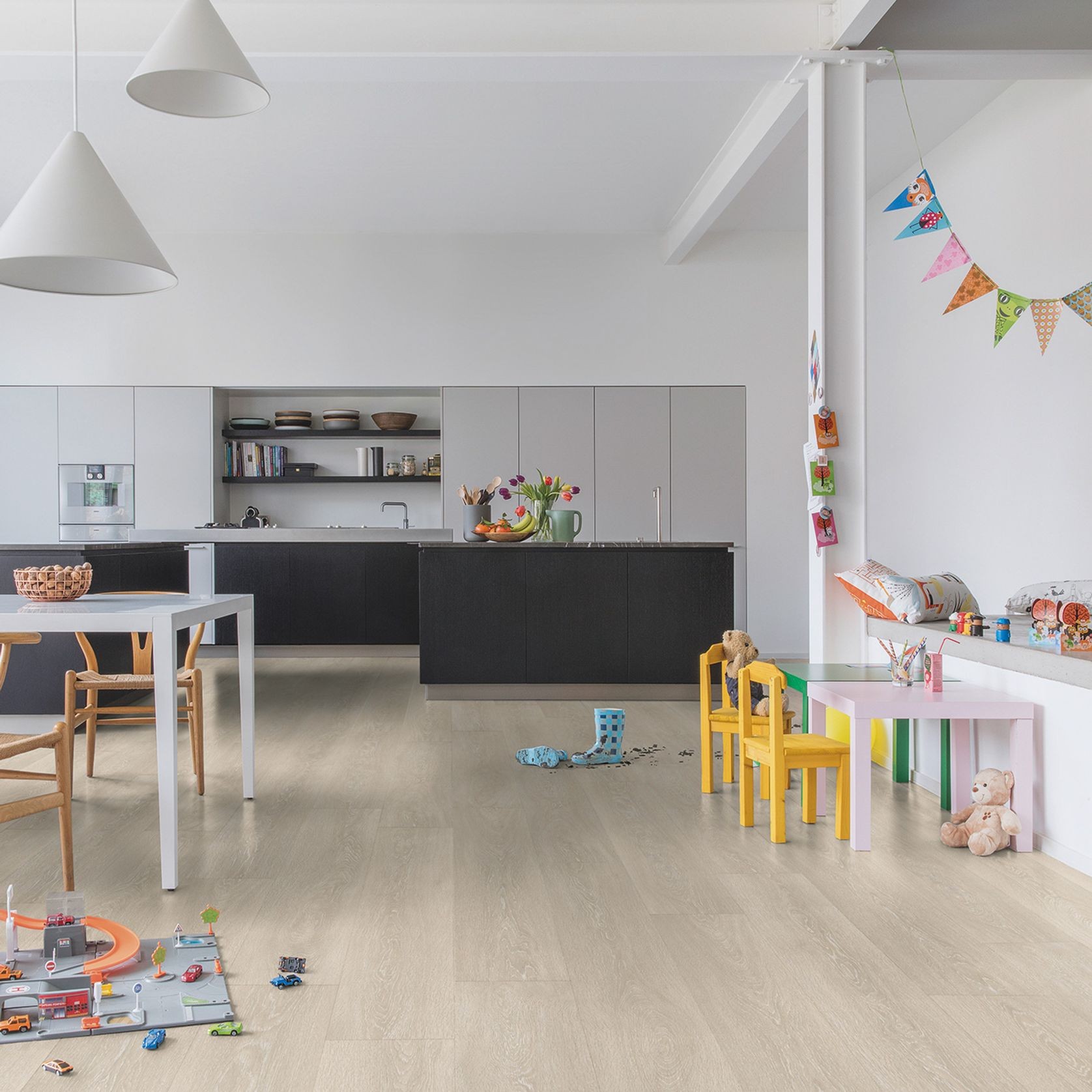 Quick-Step Majestic Valley Oak Light Beige Laminate Flooring gallery detail image