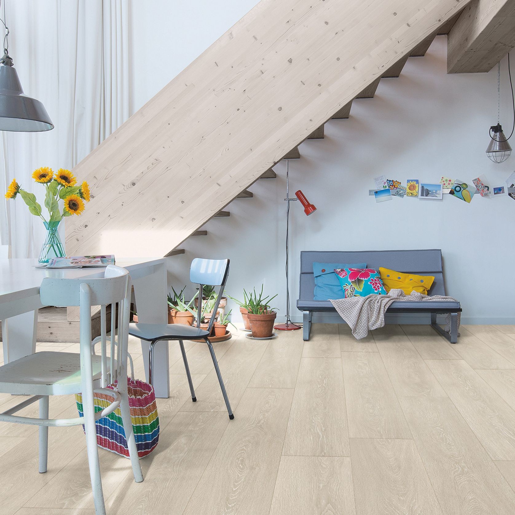 Quick-Step Majestic Valley Oak Light Beige Laminate Flooring gallery detail image