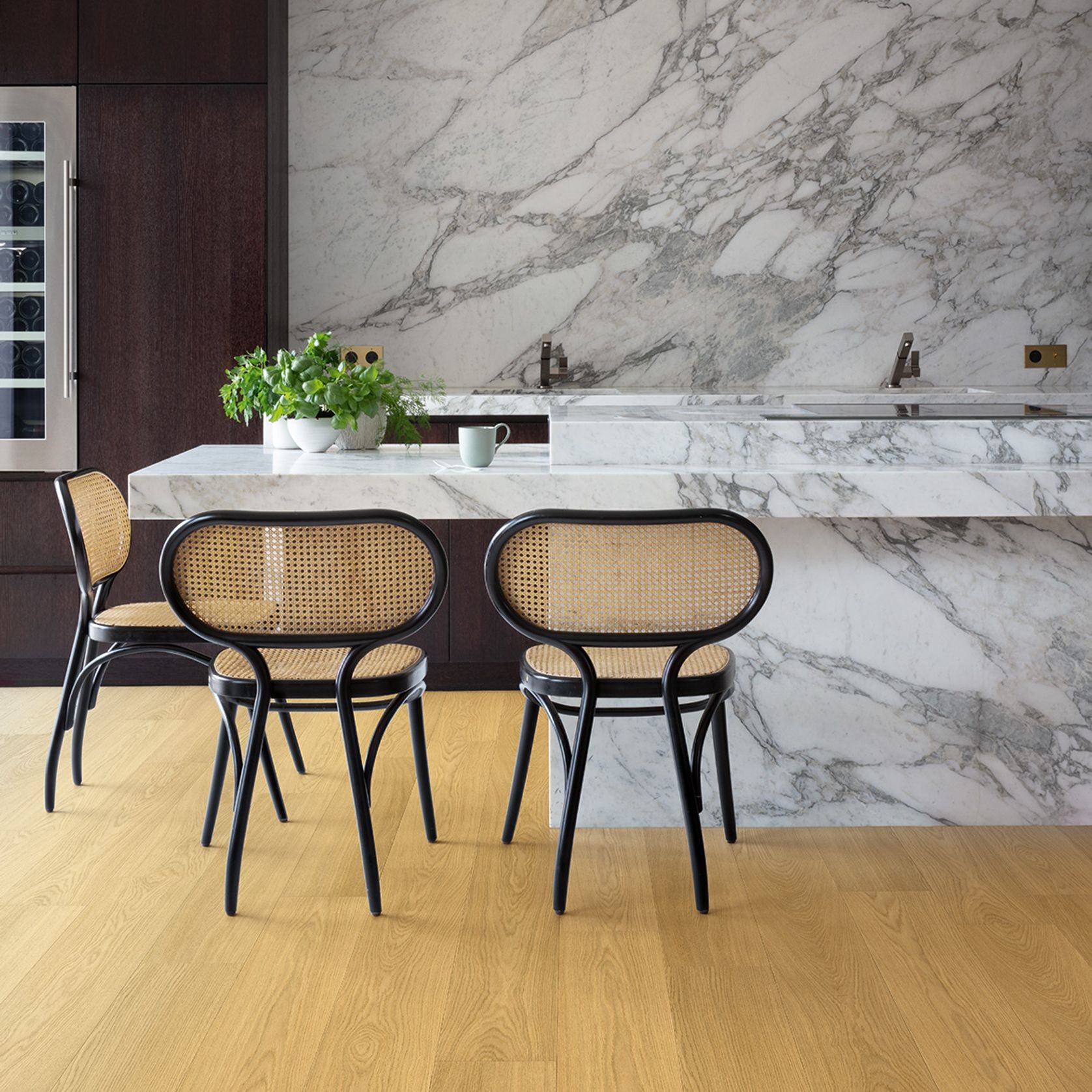 Quick-Step Perspective Nature Natural Varnished Oak Laminate Flooring gallery detail image