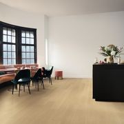 Quick-Step Perspective Nature Beige Varnished Oak Laminate Flooring gallery detail image