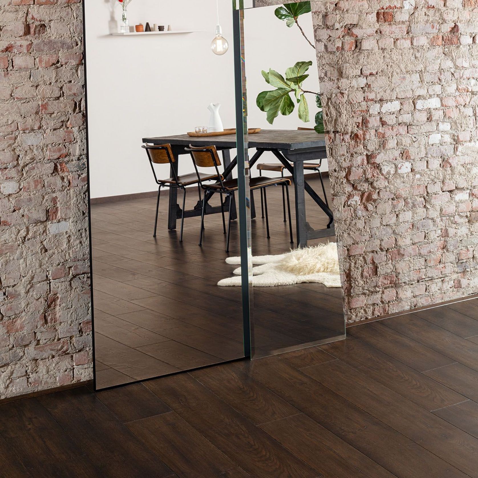 Quick-Step Perspective Nature Waxed Oak Brown Laminate Flooring gallery detail image