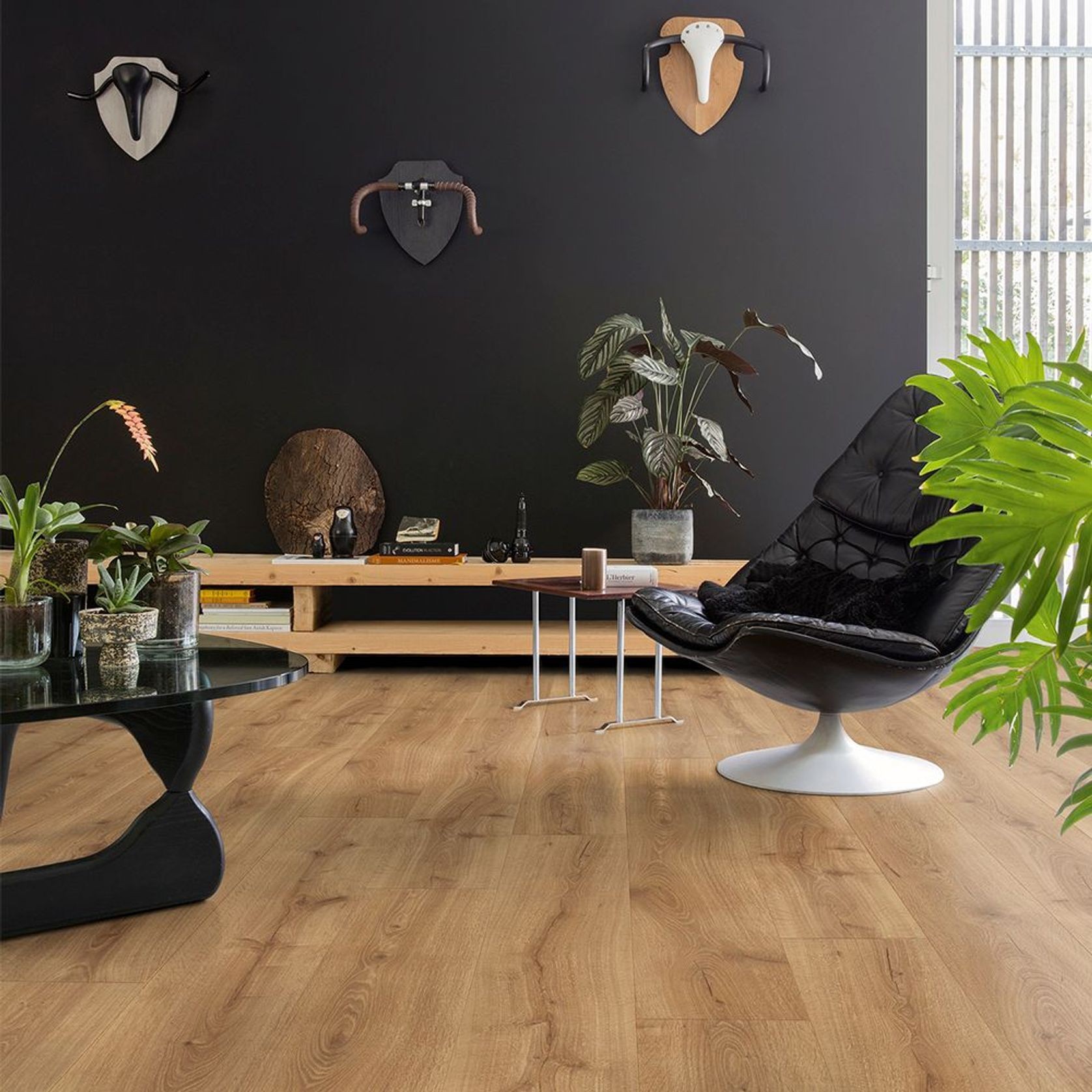 Quick-Step Majestic Desert Oak Warm Natural Laminate Flooring gallery detail image