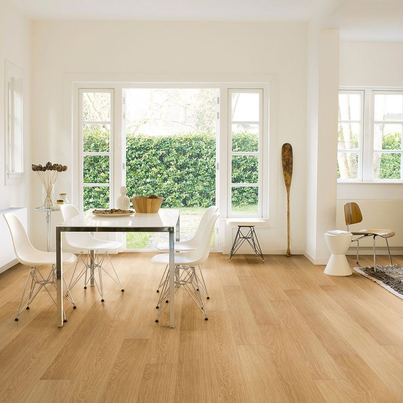 Quick-Step Impressive Natural Varnished Oak Laminate Flooring gallery detail image