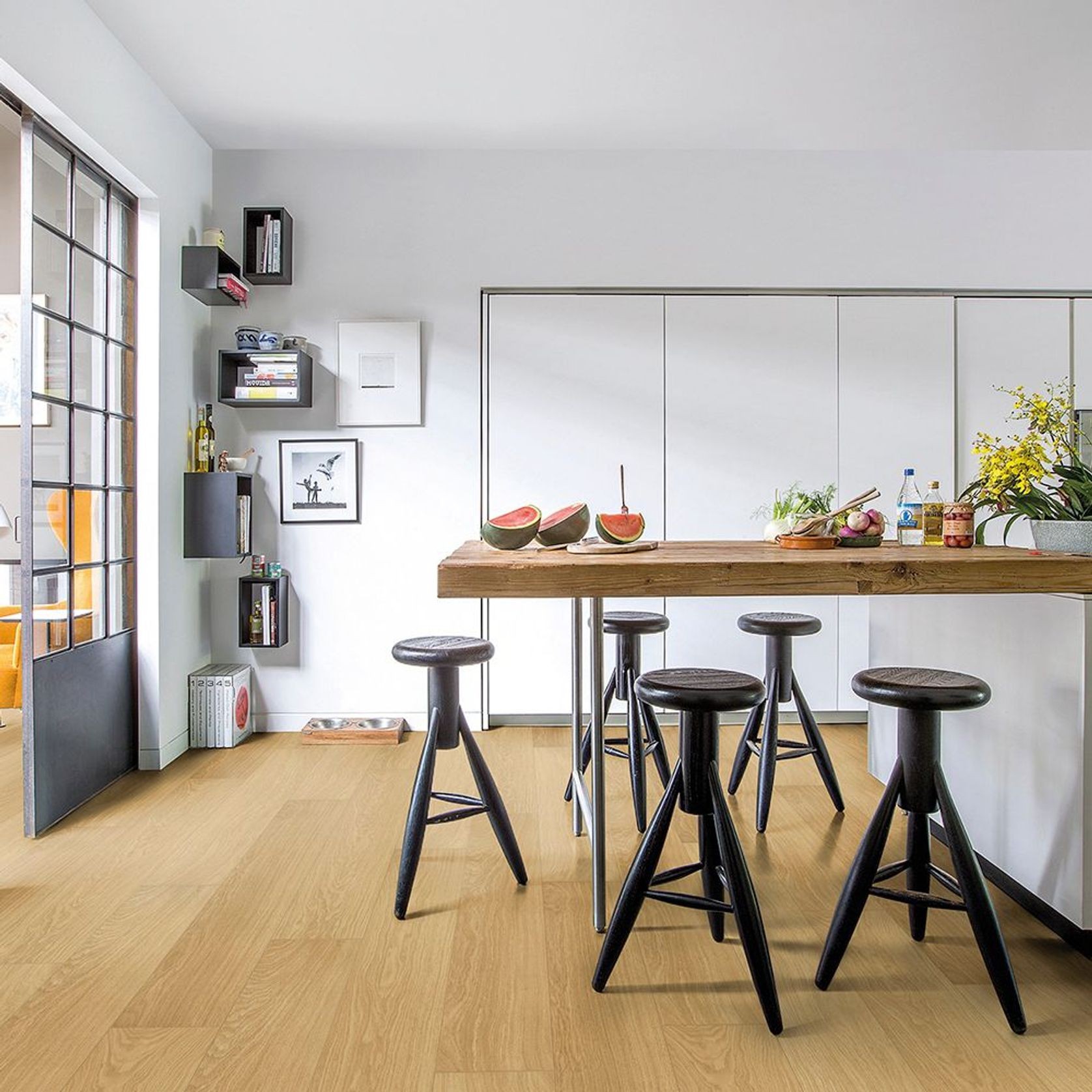 Quick-Step Impressive Natural Varnished Oak Laminate Flooring gallery detail image