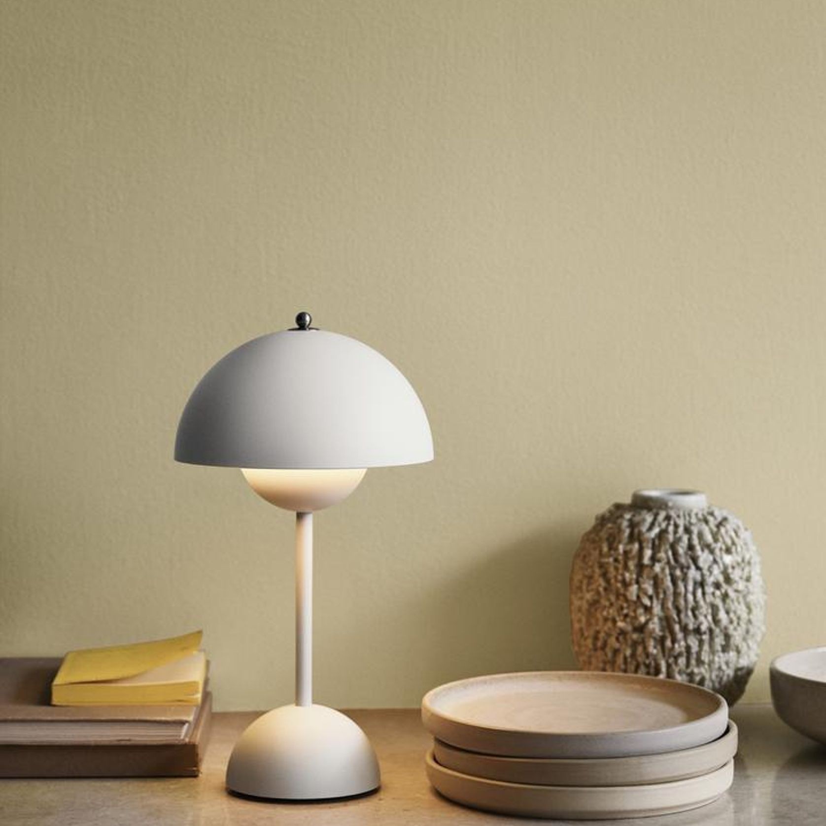 Flowerpot Table Lamp gallery detail image