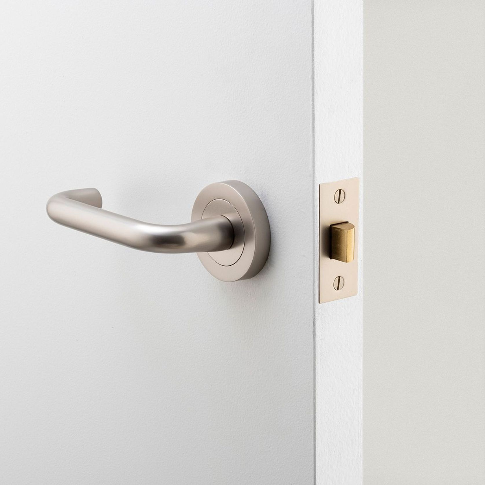 Iver Oslo Door Lever Handle On Round Rose Passage gallery detail image