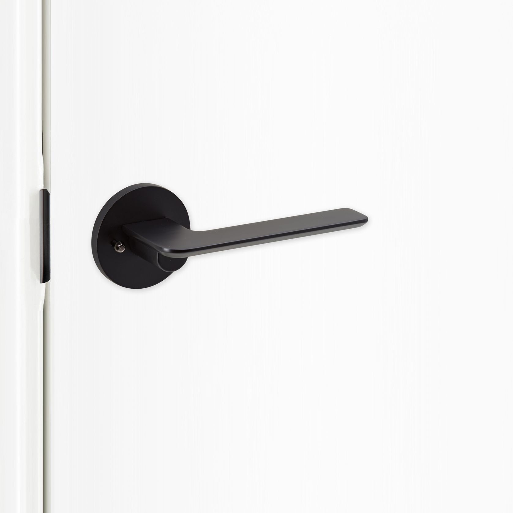 MATTE BLACK Door Handle PRIVACY (63mm rose) I Mucheln EDGE Series gallery detail image