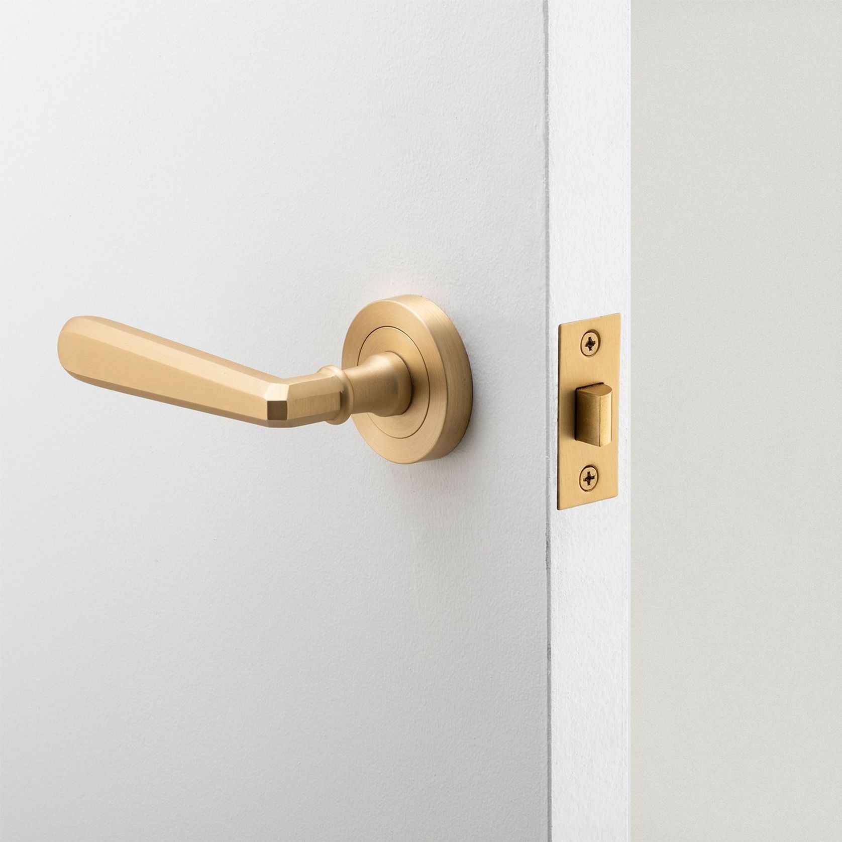 Iver Copenhagen Door Lever Handle on Round Rose gallery detail image