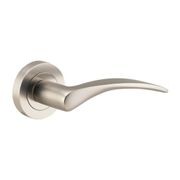Iver Oxford Door Lever Handle on Round Rose gallery detail image