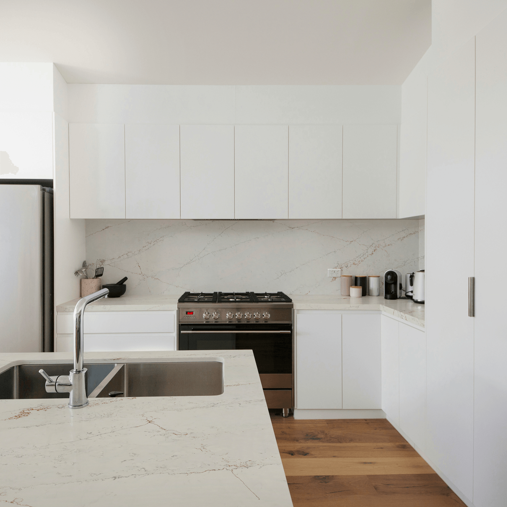 Xeron, Aurum White gallery detail image