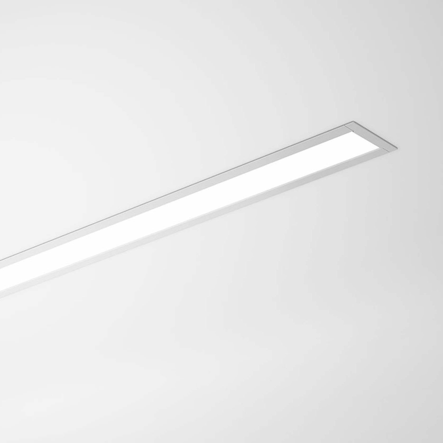 LE5535 Linear Light gallery detail image