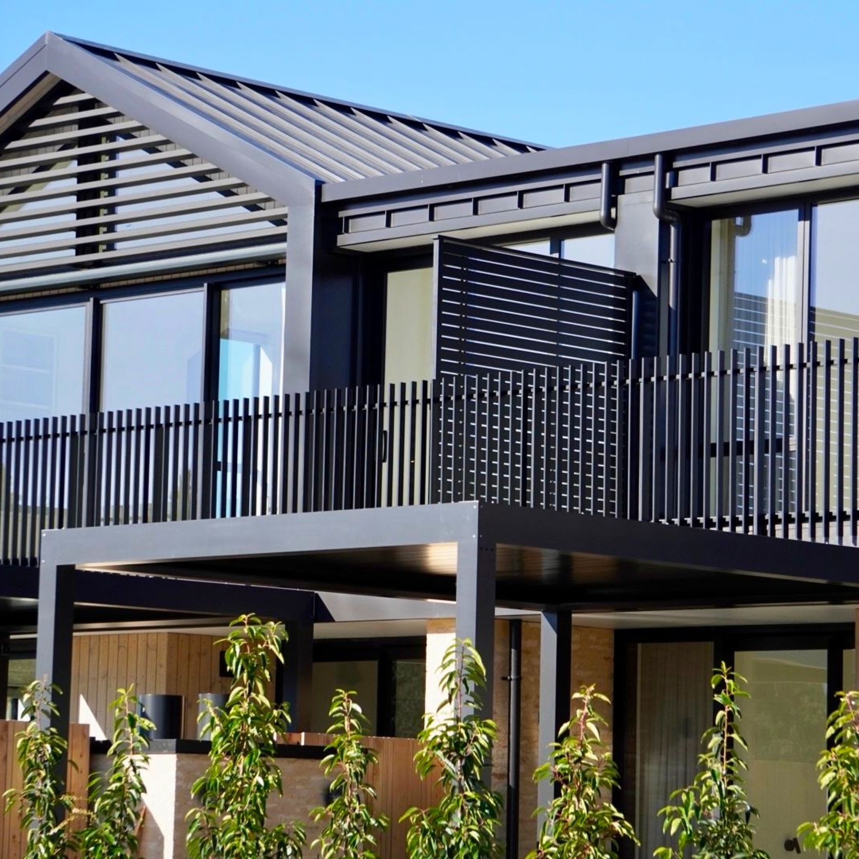 Henley Fin Style Balustrade gallery detail image