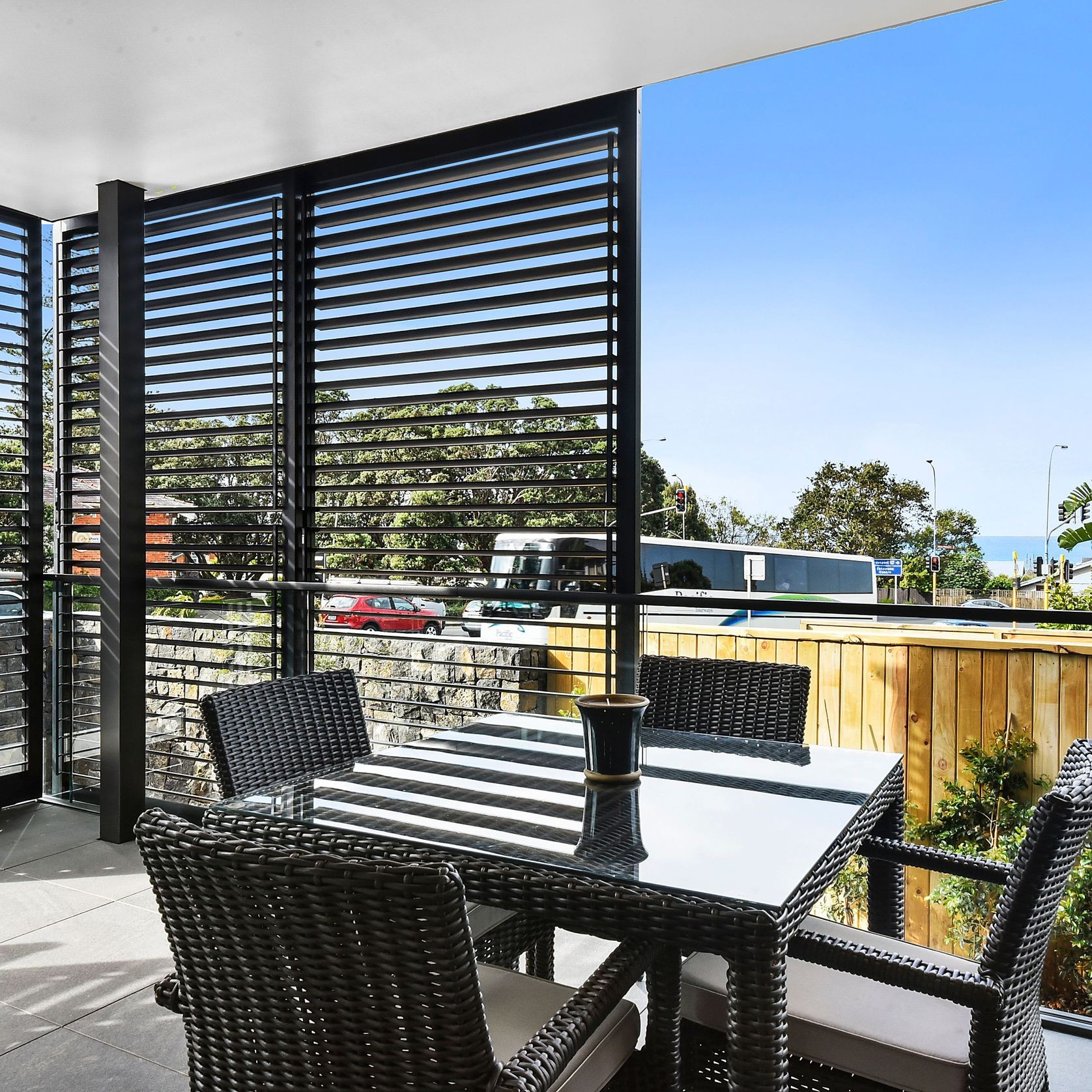 Hand Adjustable Louvre Panels (KISS Pivot System) gallery detail image