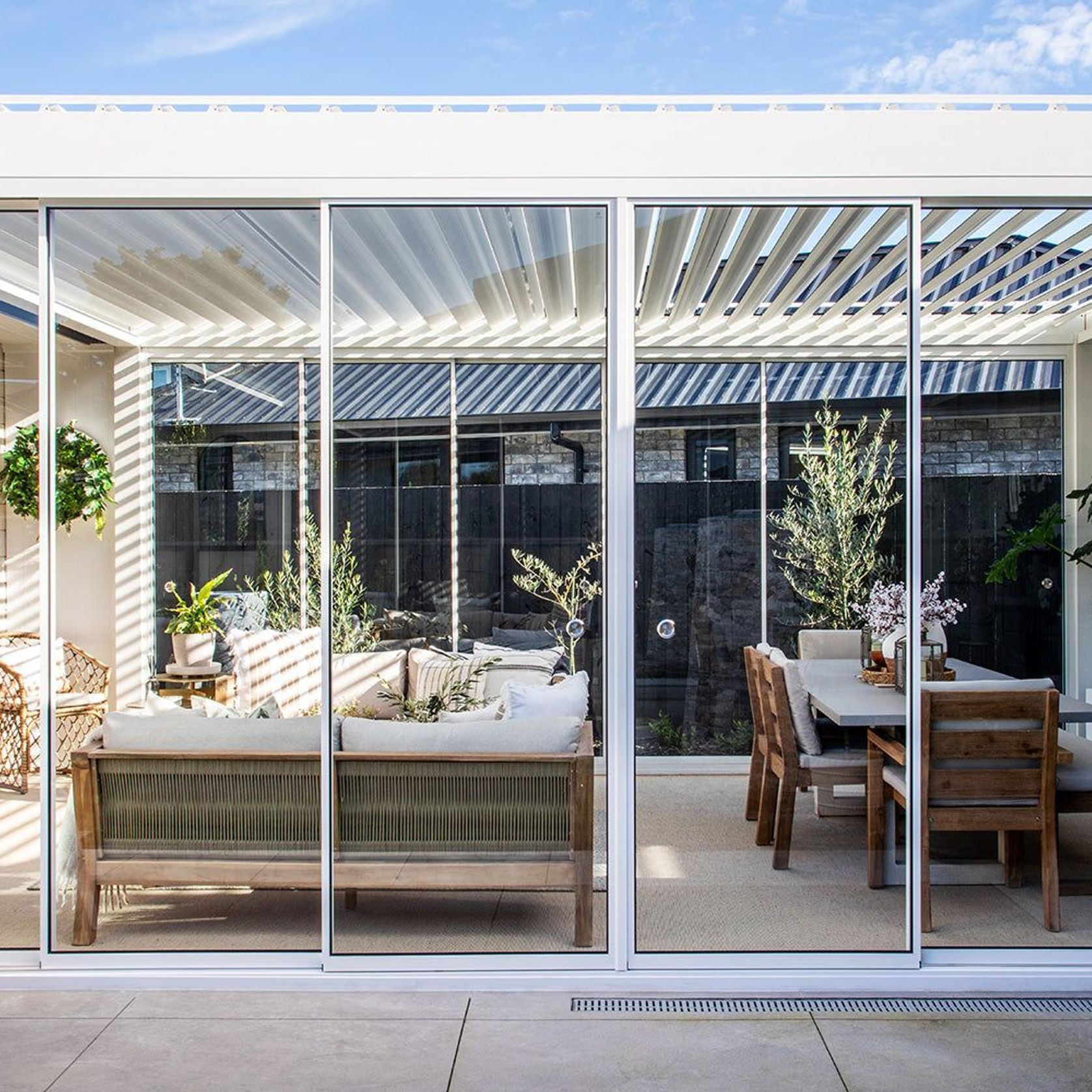 Custom Louvred Pergola gallery detail image