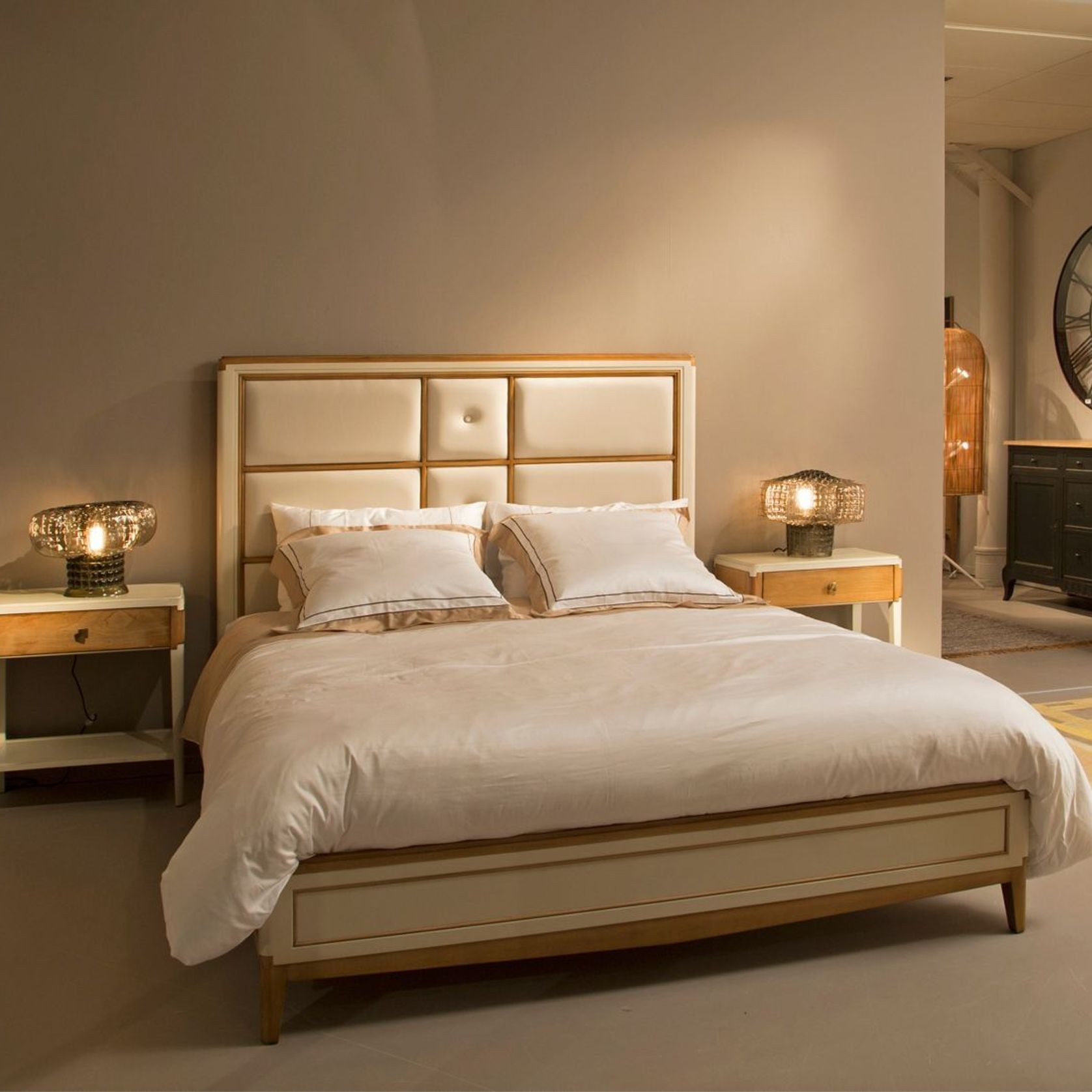 Claridge Bed gallery detail image