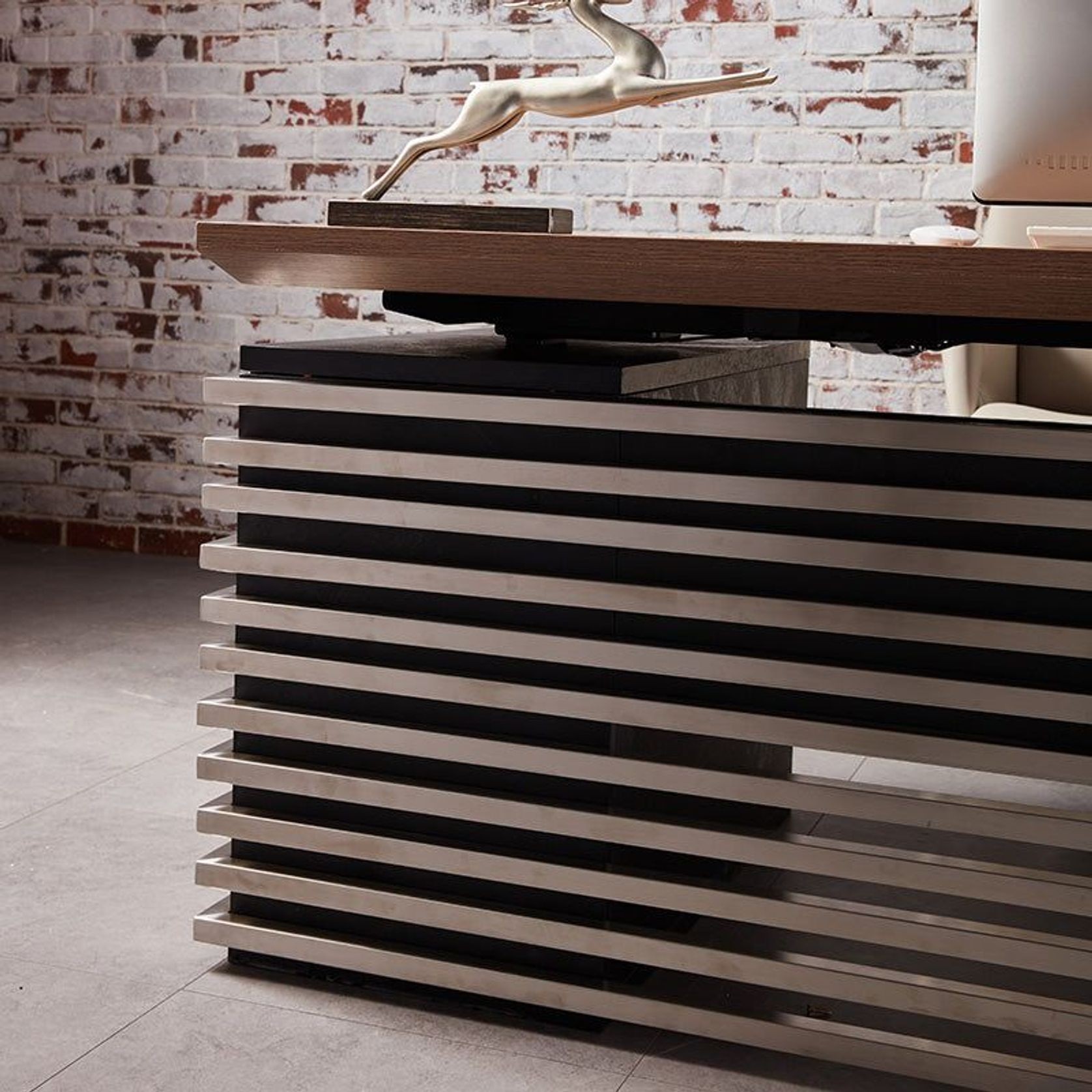 PHOENIX Executive Desk with Right Return 2.2M - Warm Oak & Black gallery detail image