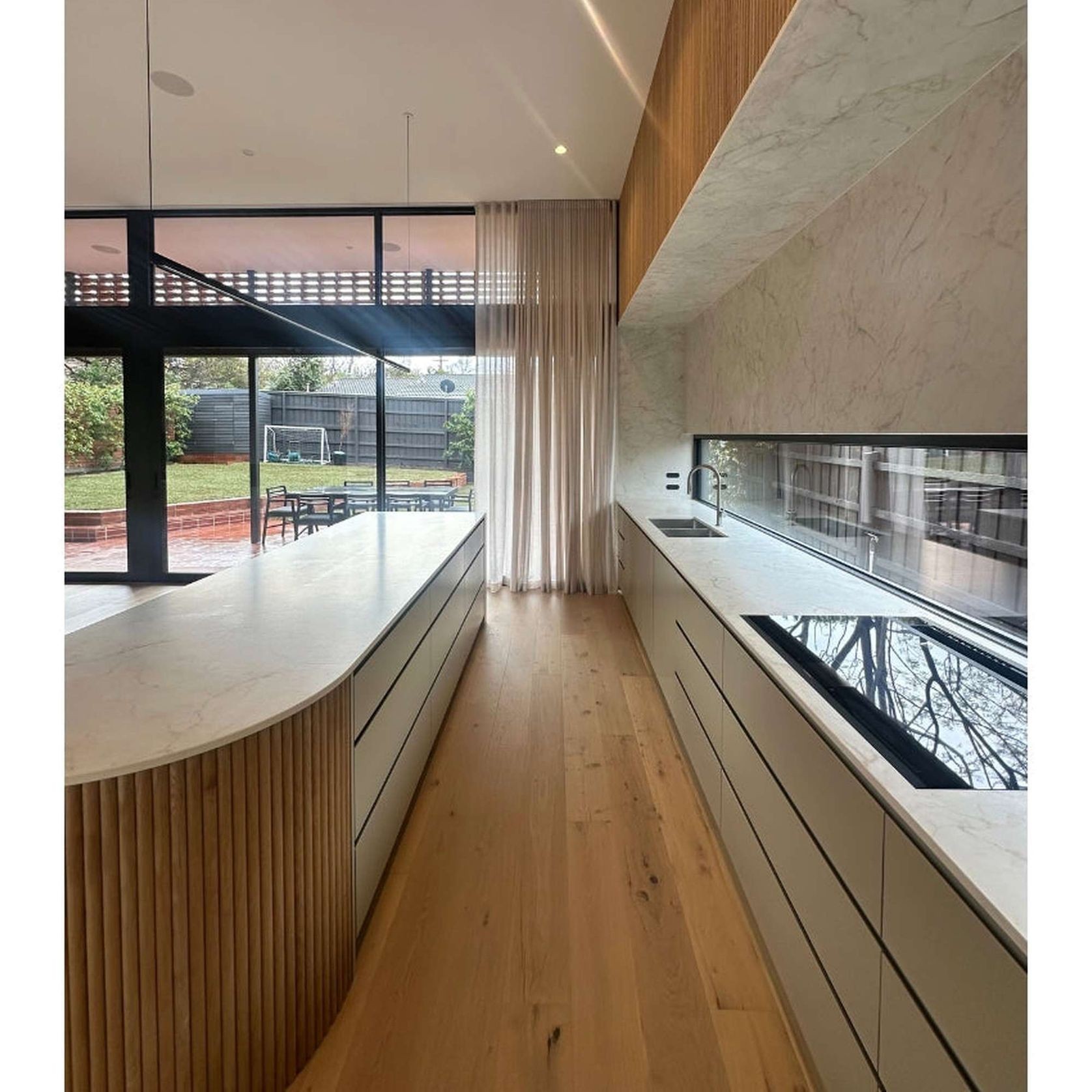 WOODFLEX Flexible Wooden Slat Wall Panel - Oak Veneer - 3000mm x 600mm - Half Round gallery detail image