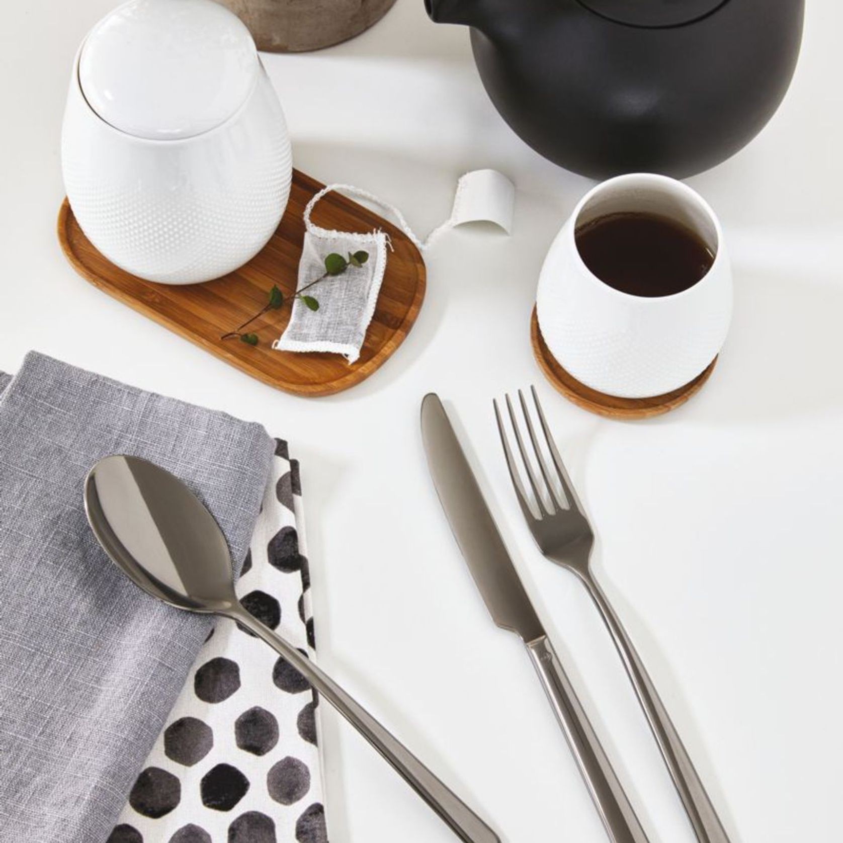 Linear PVD Black 30 Piece Set gallery detail image