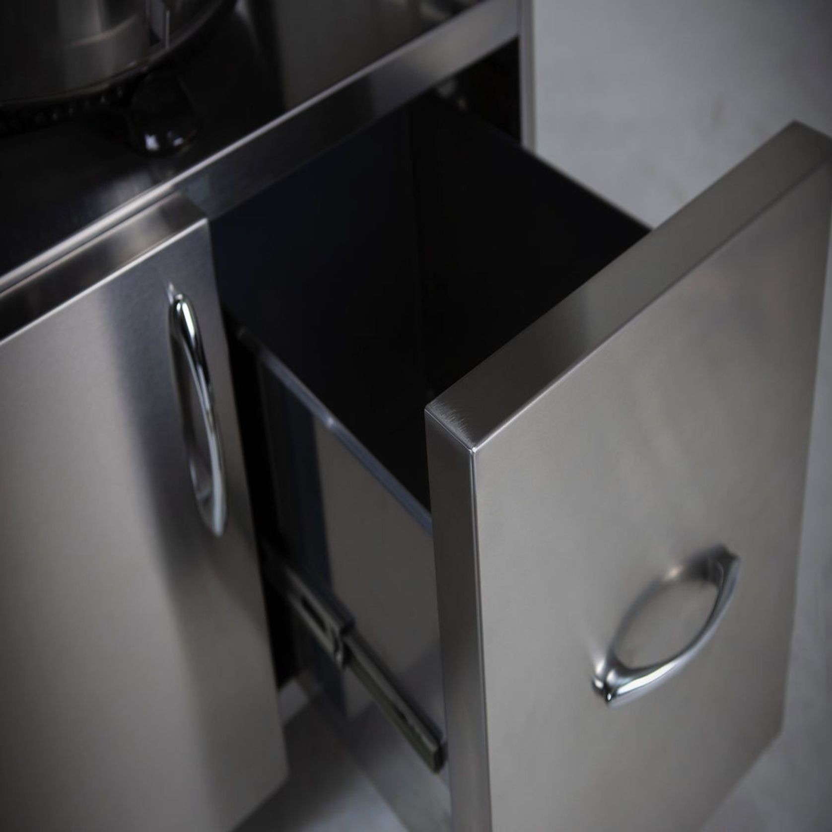 Grandfire Kamado 23" in Table Classic or Deluxe gallery detail image