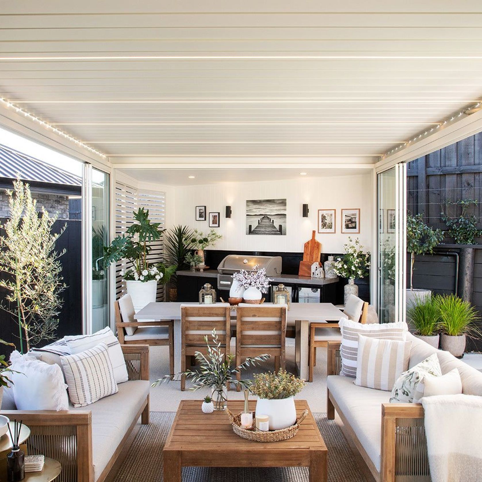 Custom Louvred Pergola gallery detail image