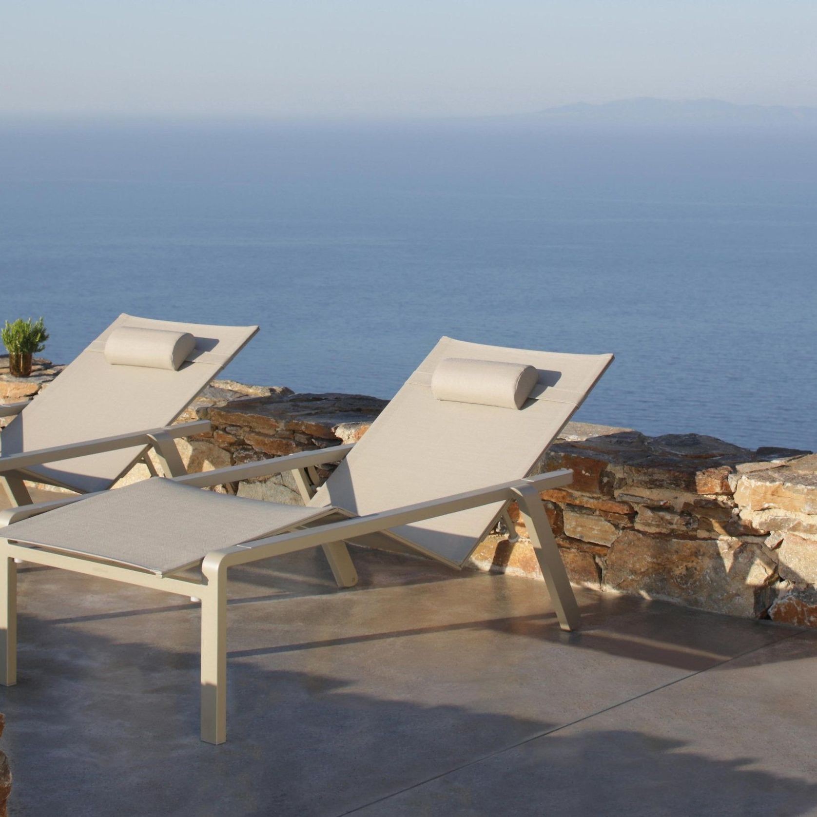 Alura Lounger gallery detail image