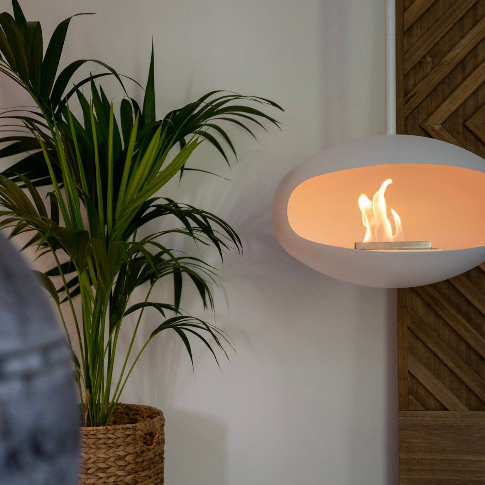 Aeris Suspended Fire gallery detail image