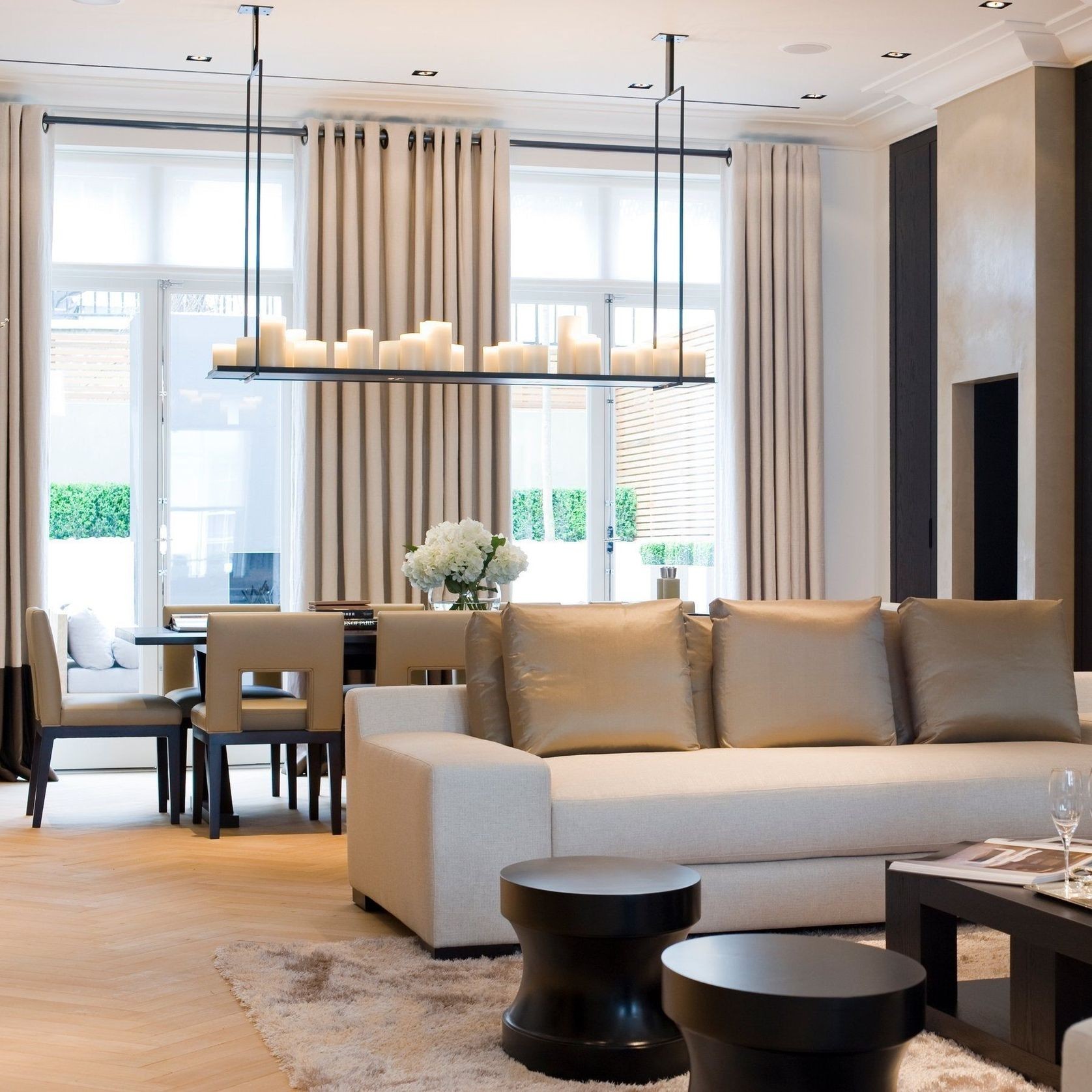 Altar gallery detail image