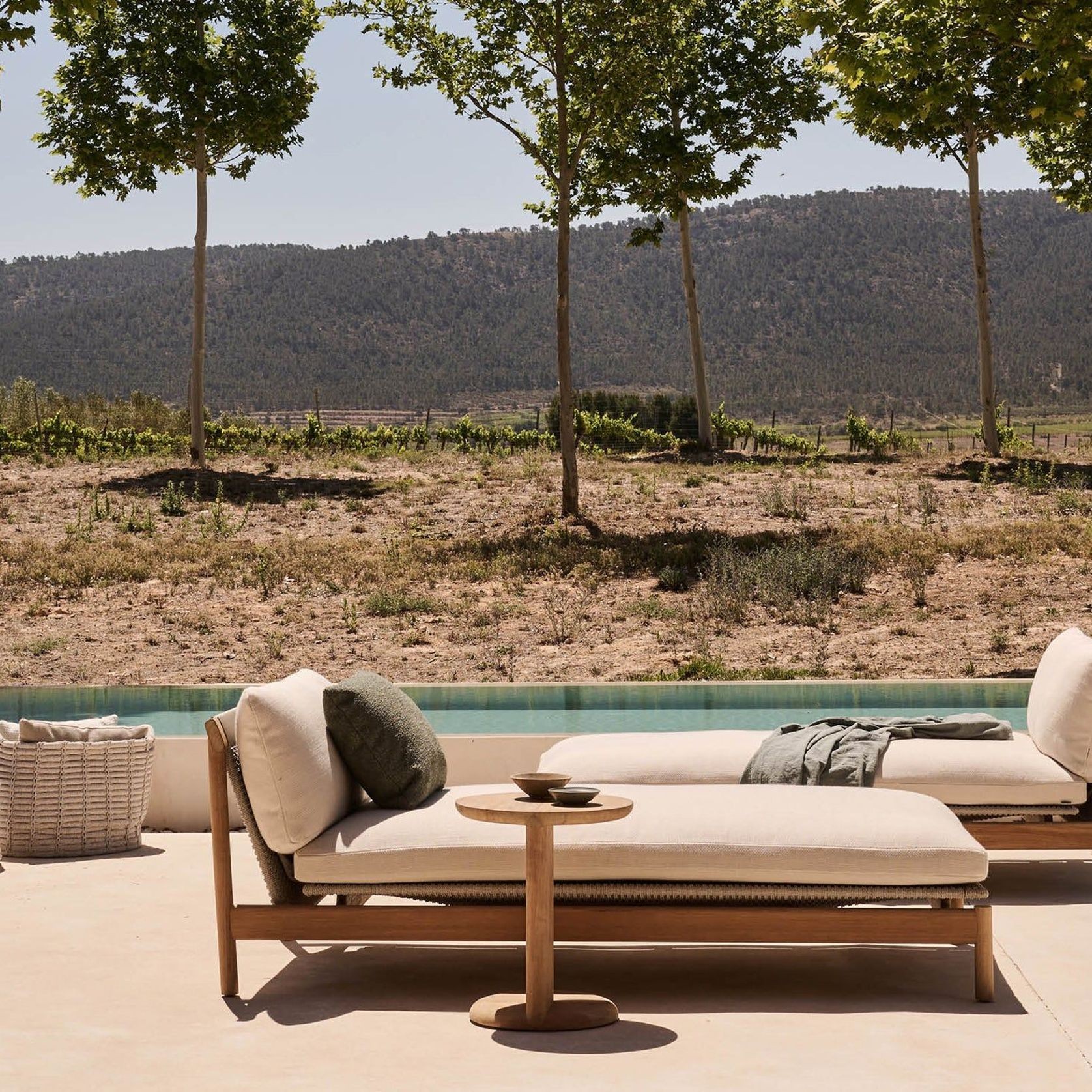 Amanu C Side Table gallery detail image