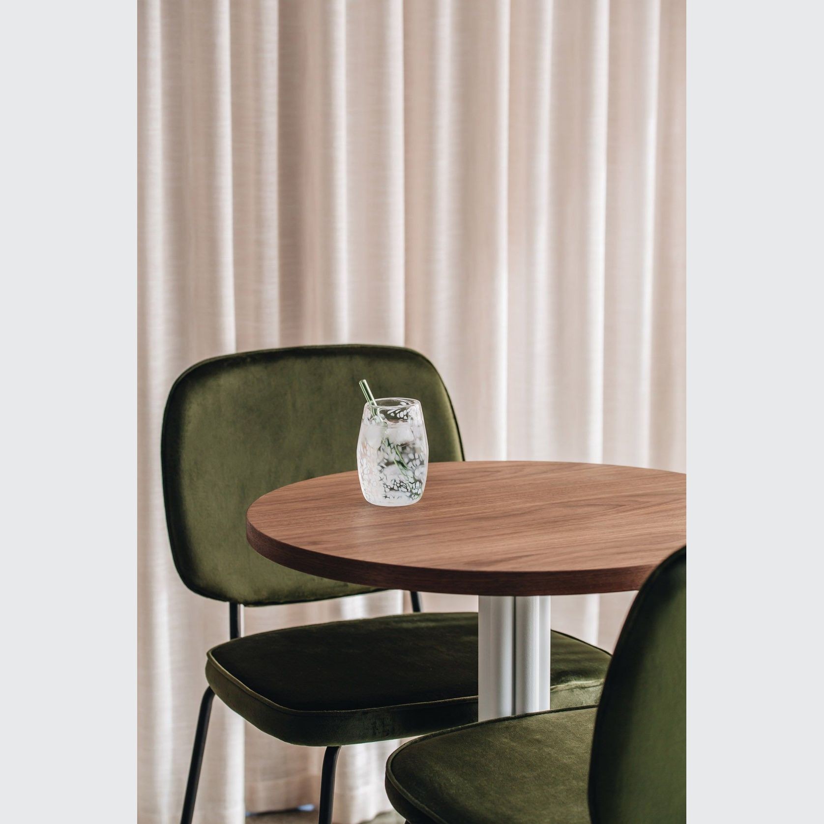 Round Timber Veneered Table Top gallery detail image