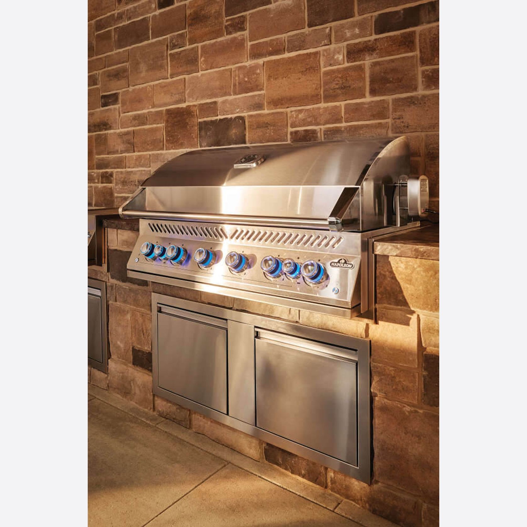 Built In 700 S 44" w/ IR Rear Bttm Brnr gallery detail image