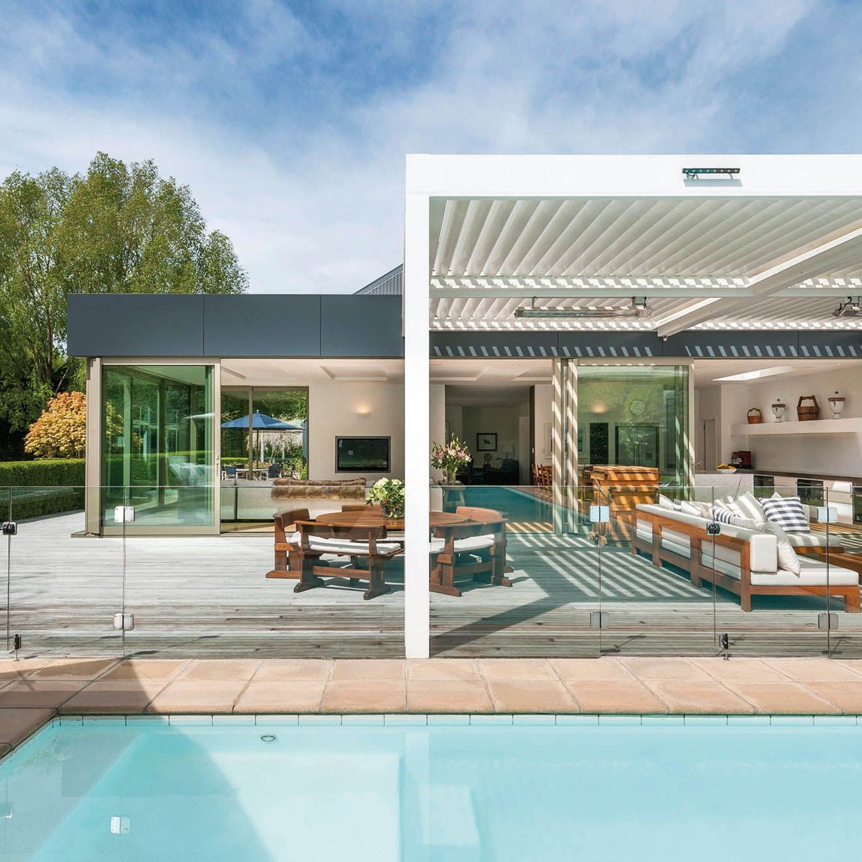 200 Suburban Opening Roof gallery detail image