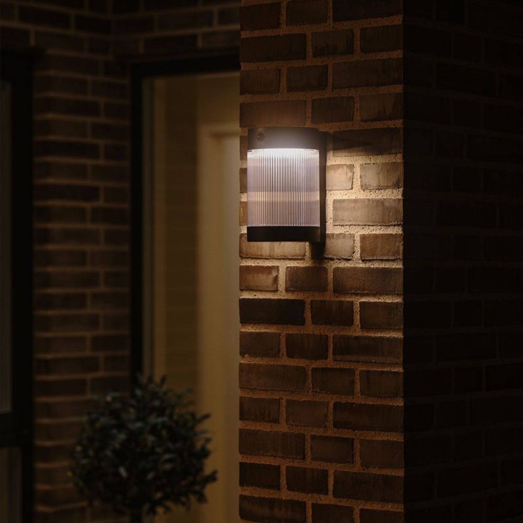 Coupar Solar Wall Light gallery detail image
