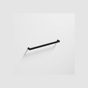 Lineare 825 Horizontal Heated Towel Rail gallery detail image