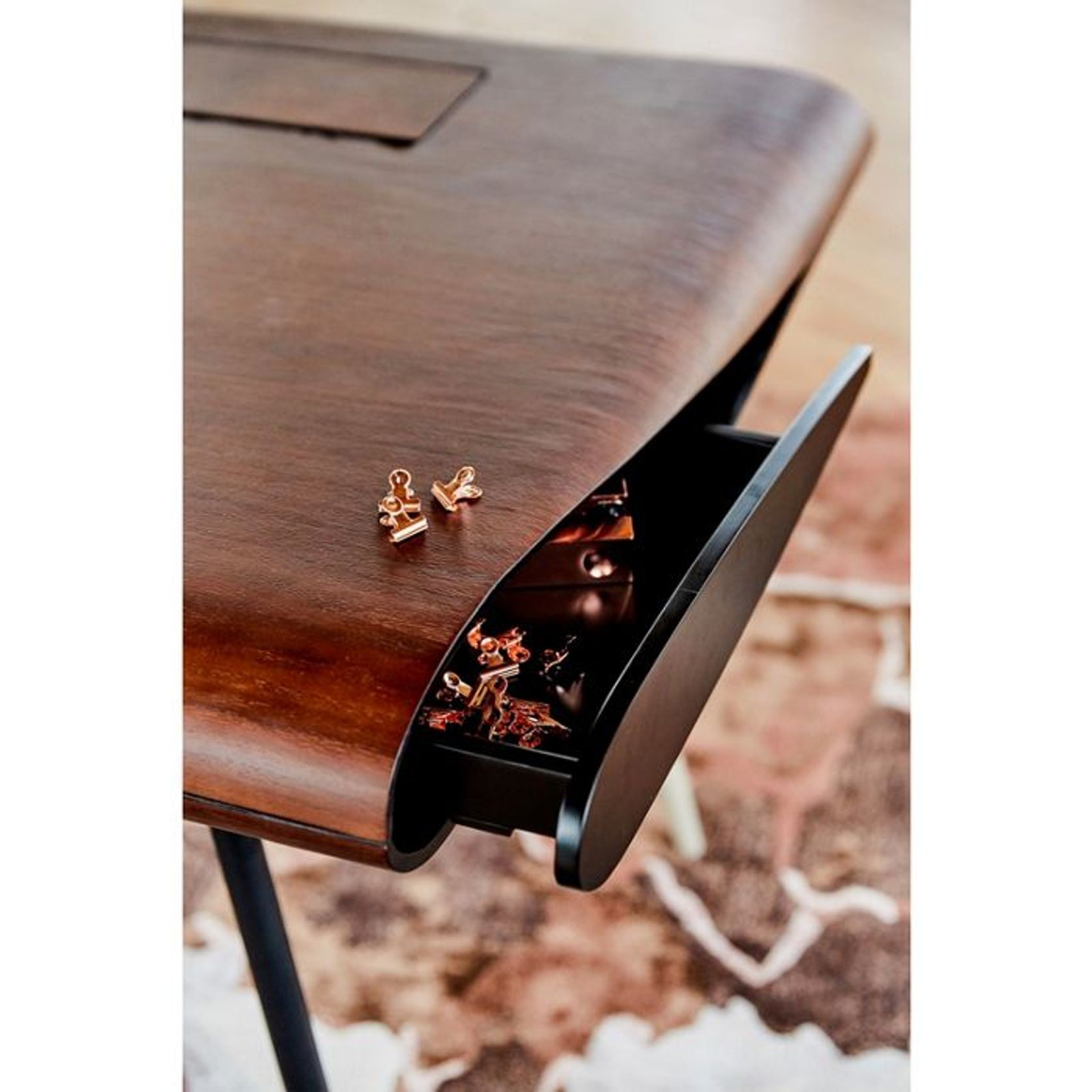 Calligraphie Desk - Walnut gallery detail image