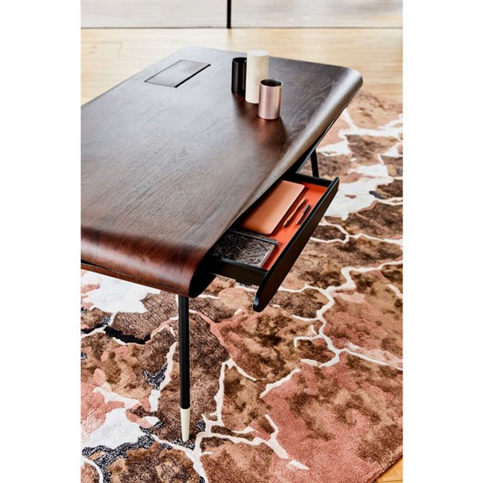 Calligraphie Desk - Walnut gallery detail image