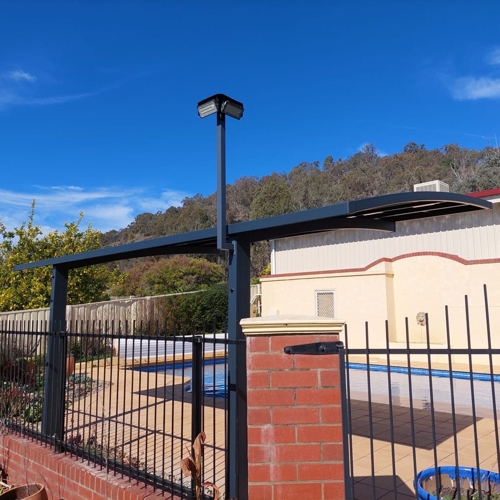 Cantilever Patio Cover 550x 280 x 316cm gallery detail image