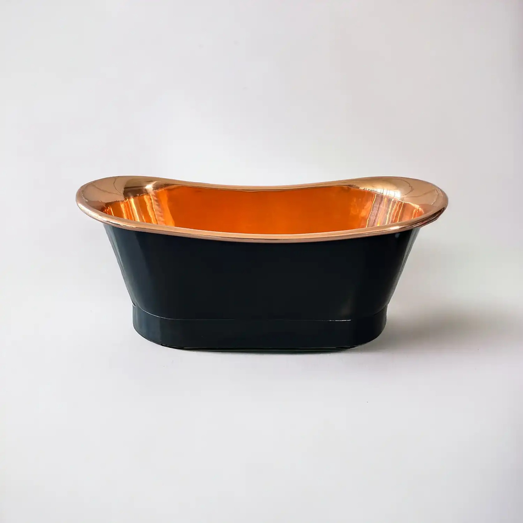 Antique “Matte Black” – Copper Bath gallery detail image