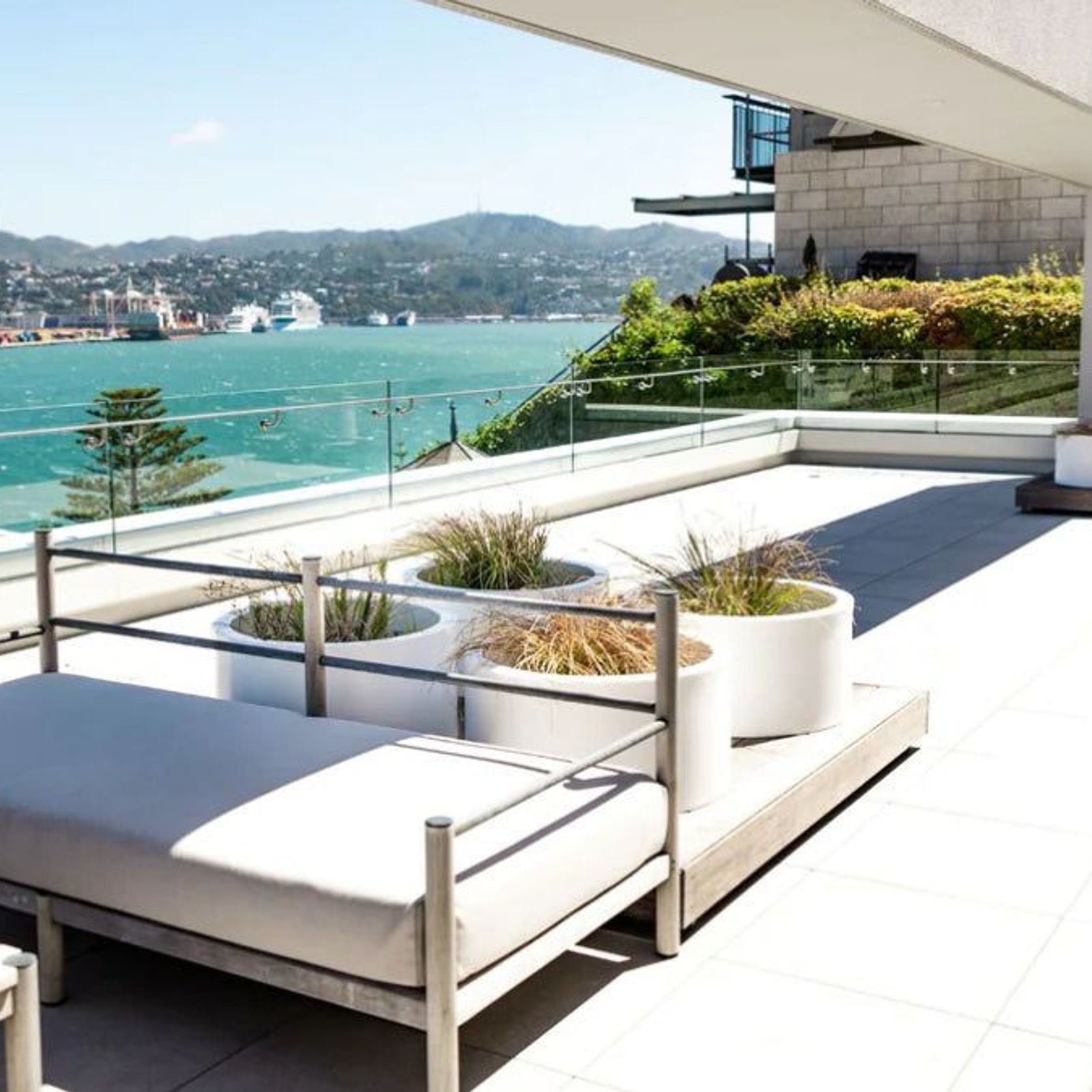 Cylindrus 350 Planter gallery detail image