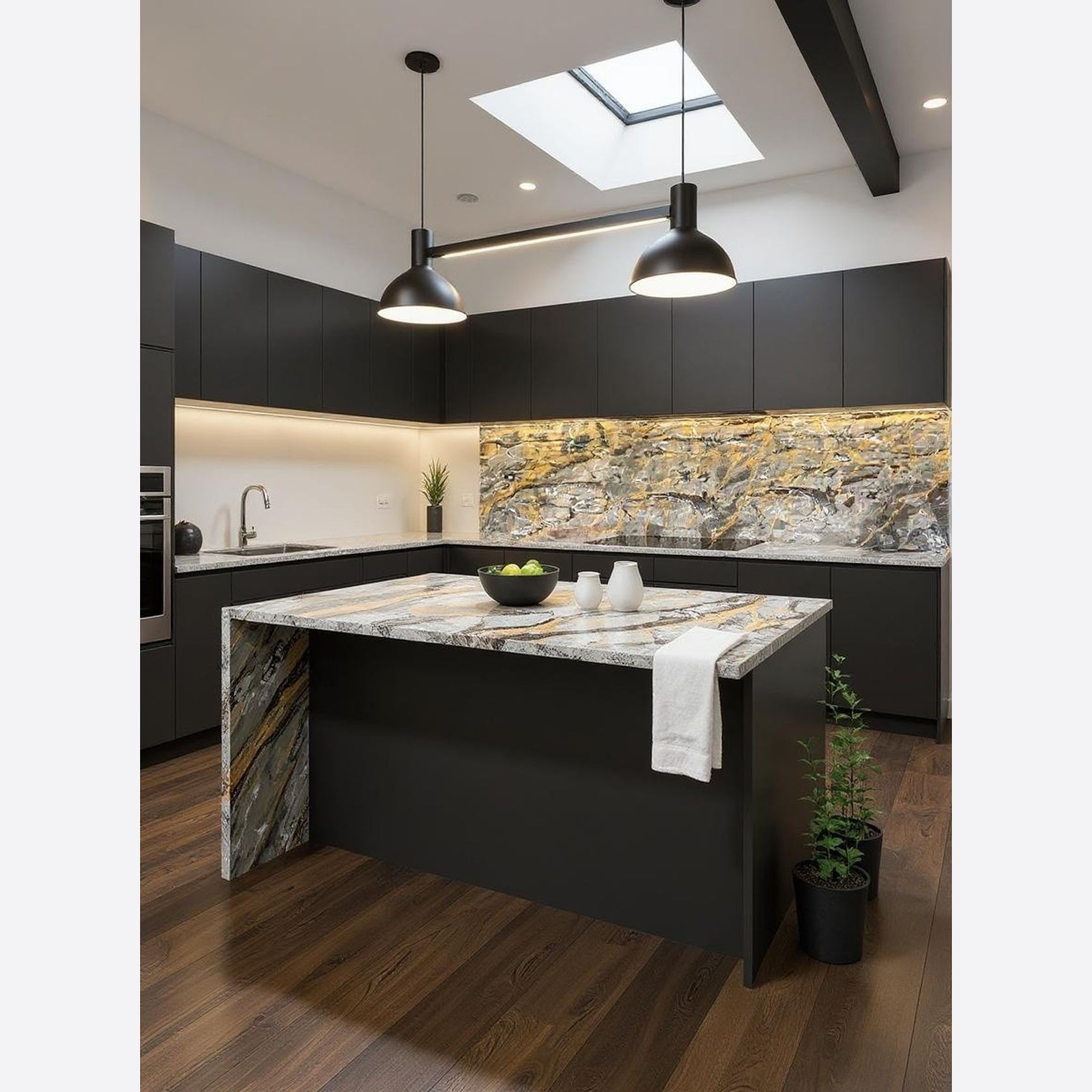 Madagascar Fumoso | Quartzite Natural Stone Slab gallery detail image