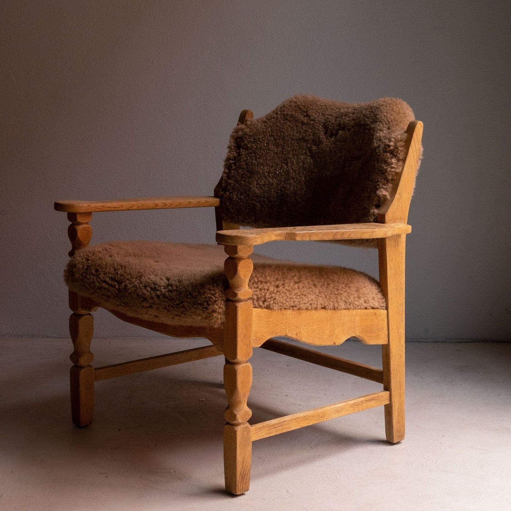 Razor Blade Armchair in Shearling Fur gallery detail image