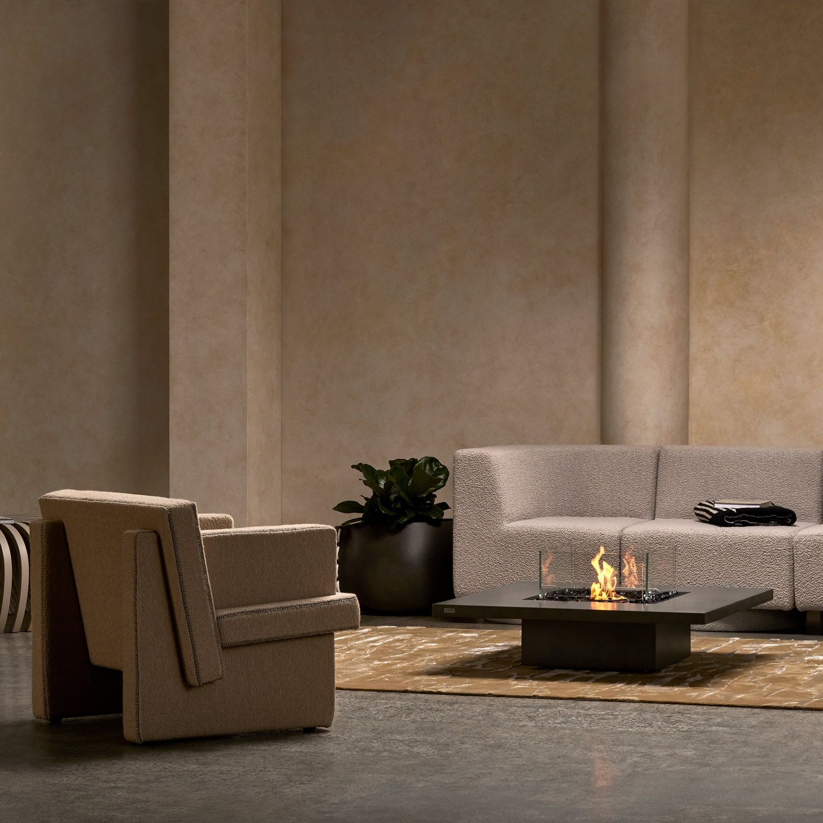 EcoSmart™ Vertigo 40 Freestanding Ethanol Fire Table gallery detail image