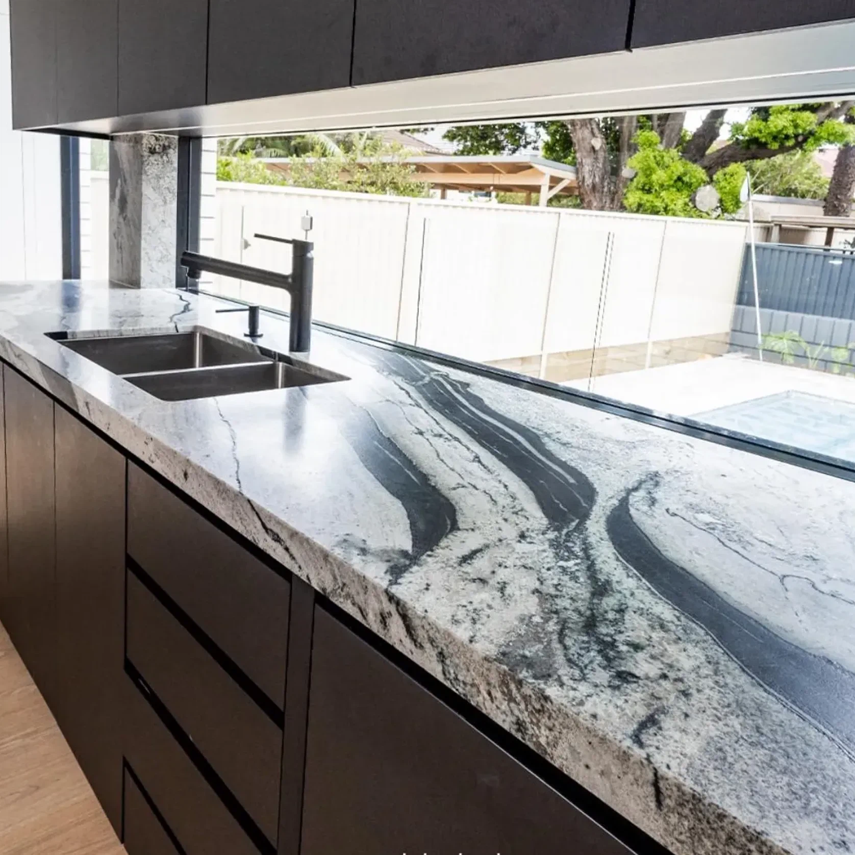 Glaciers Quartzite Benchtop gallery detail image