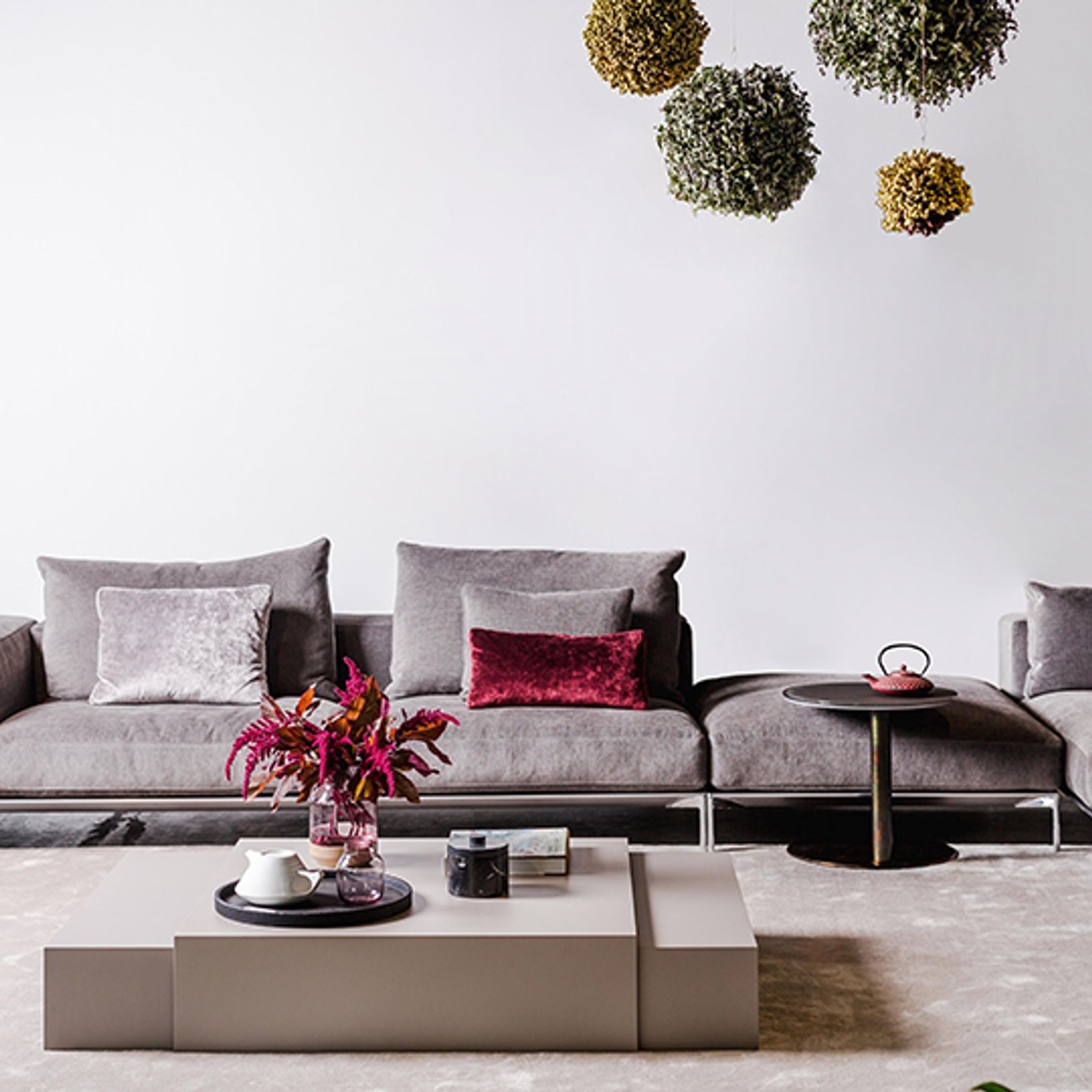Savoye Light, Simple & Elegant Sofa gallery detail image