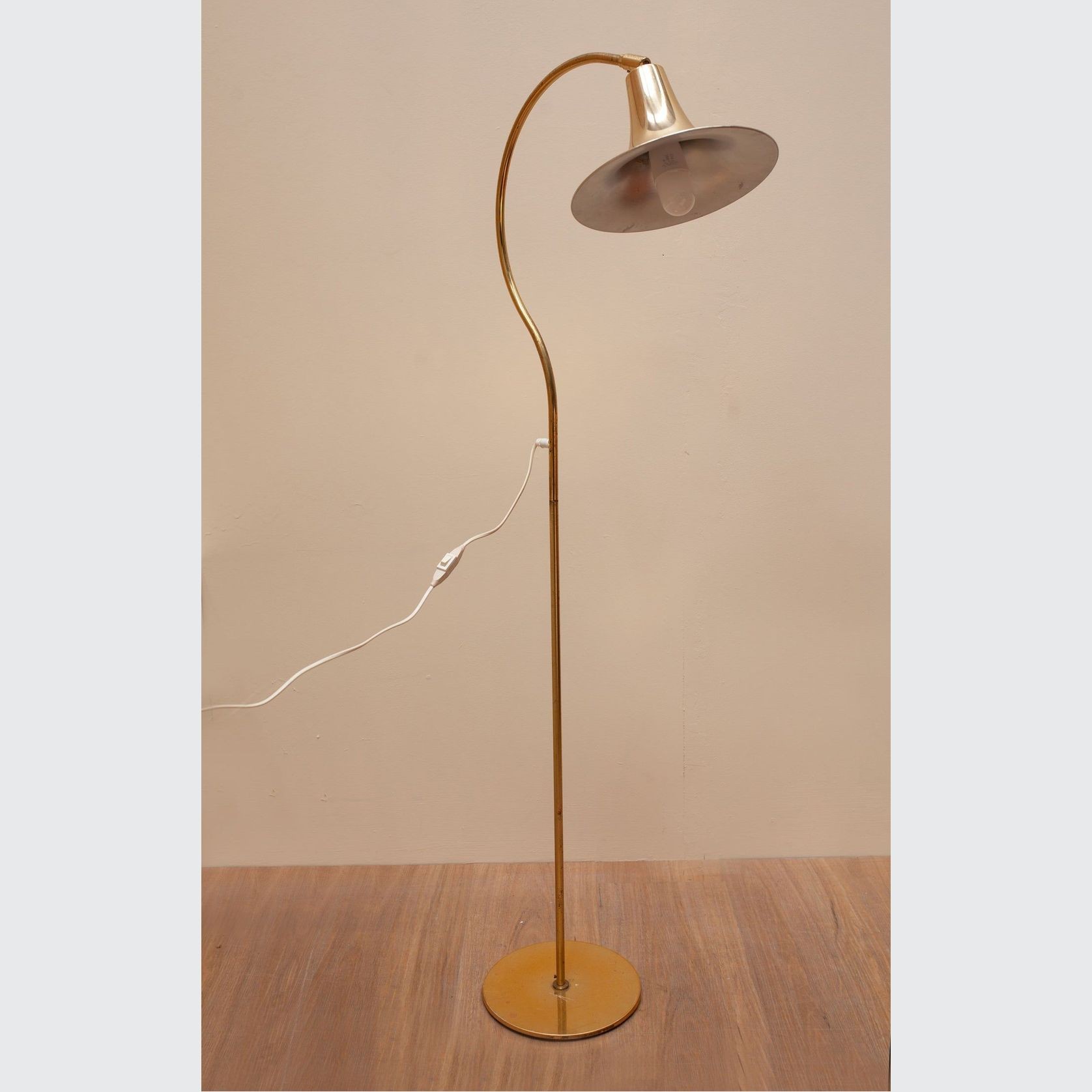 Brass C' curve Floor Lamp gallery detail image