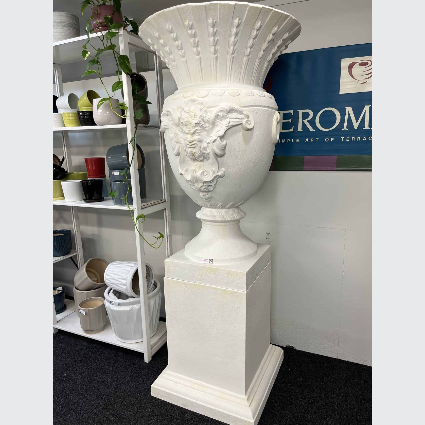 Strasbourg Urn & Plinth gallery detail image