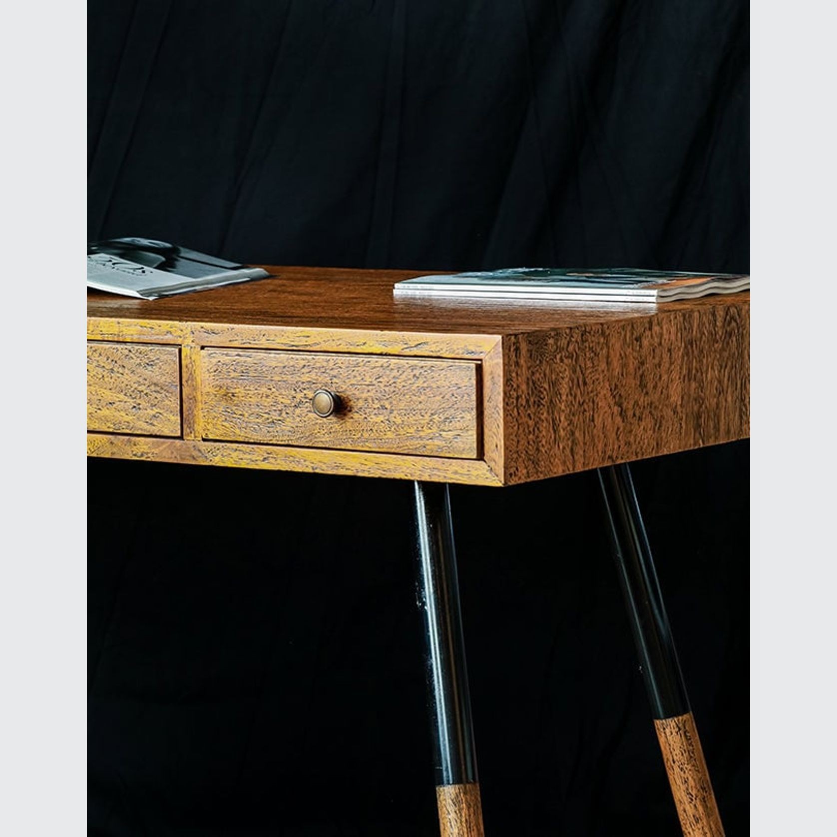 Cortina Desk gallery detail image