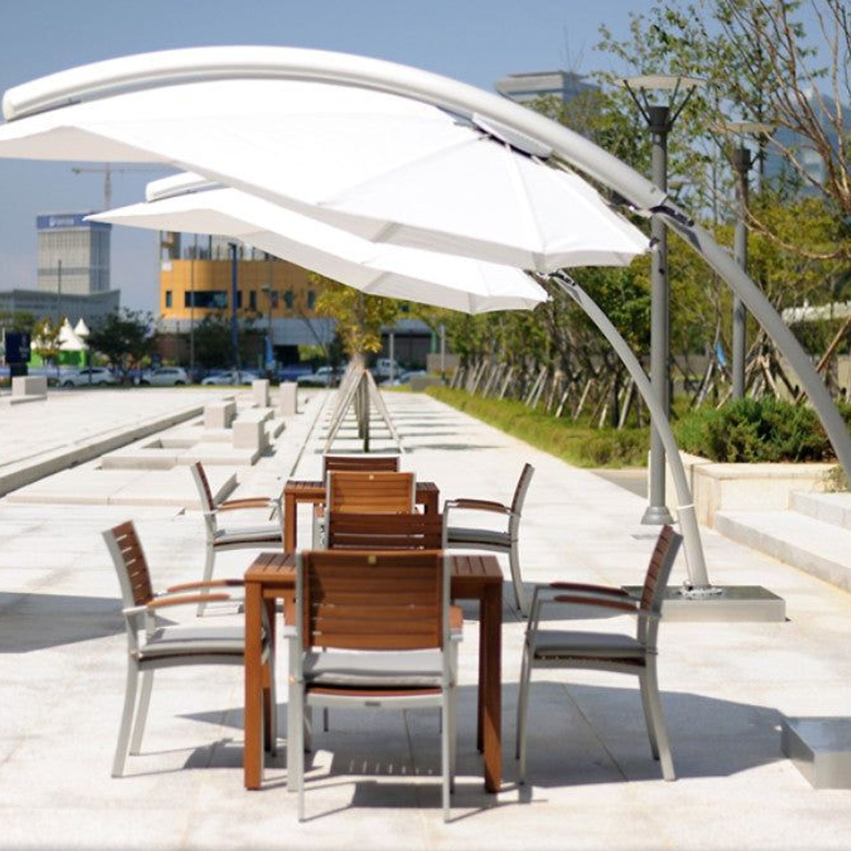 Umbrosa Icarus Cantilever Umbrella gallery detail image