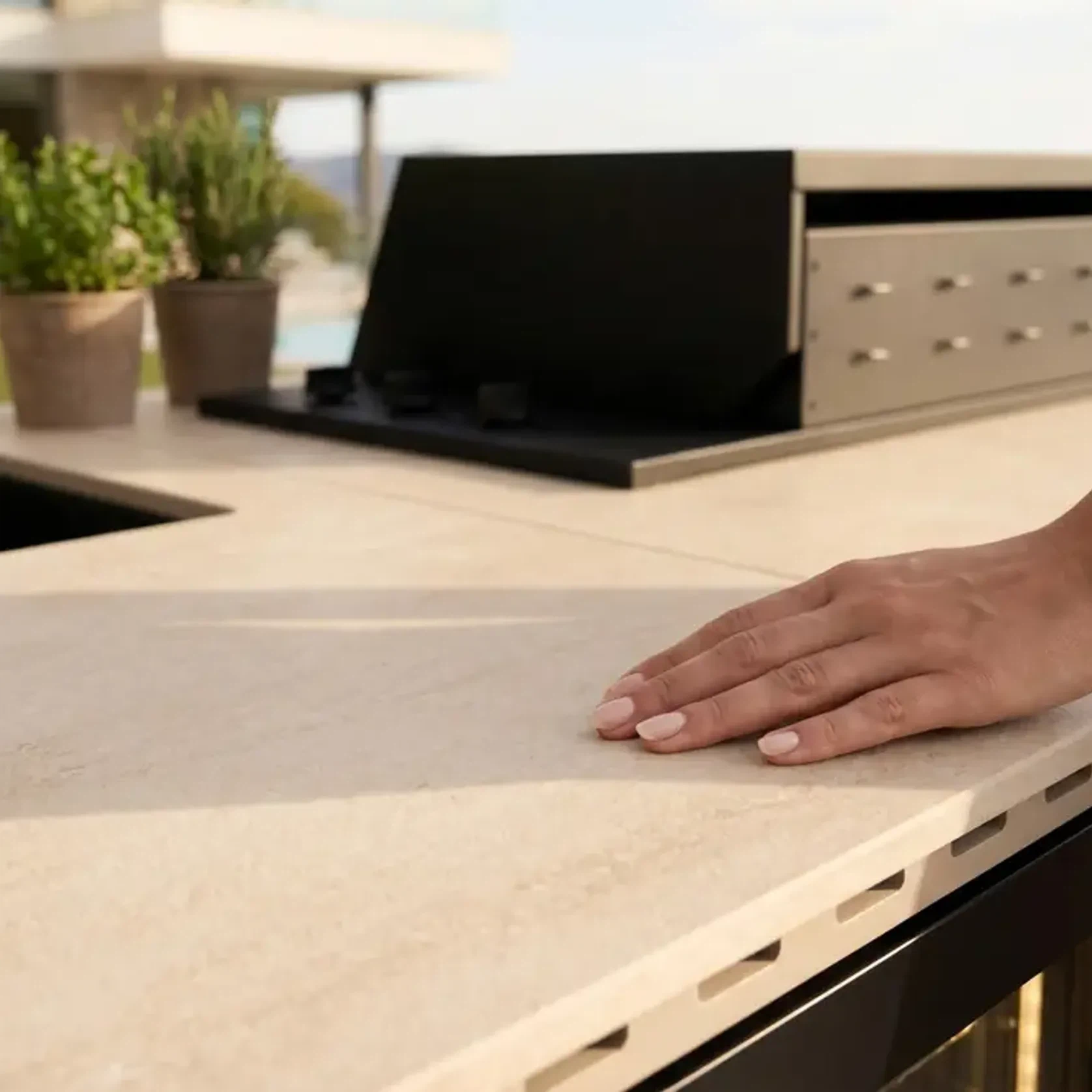 Isla Outdoor Kitchen Island gallery detail image