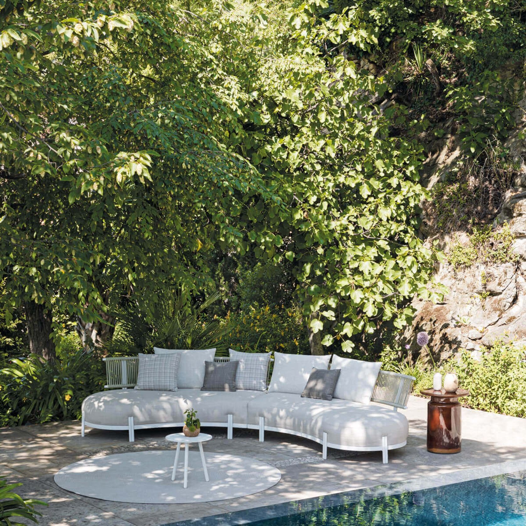 Loto Curved Modular Outdoor Sofa by Atmosphera gallery detail image